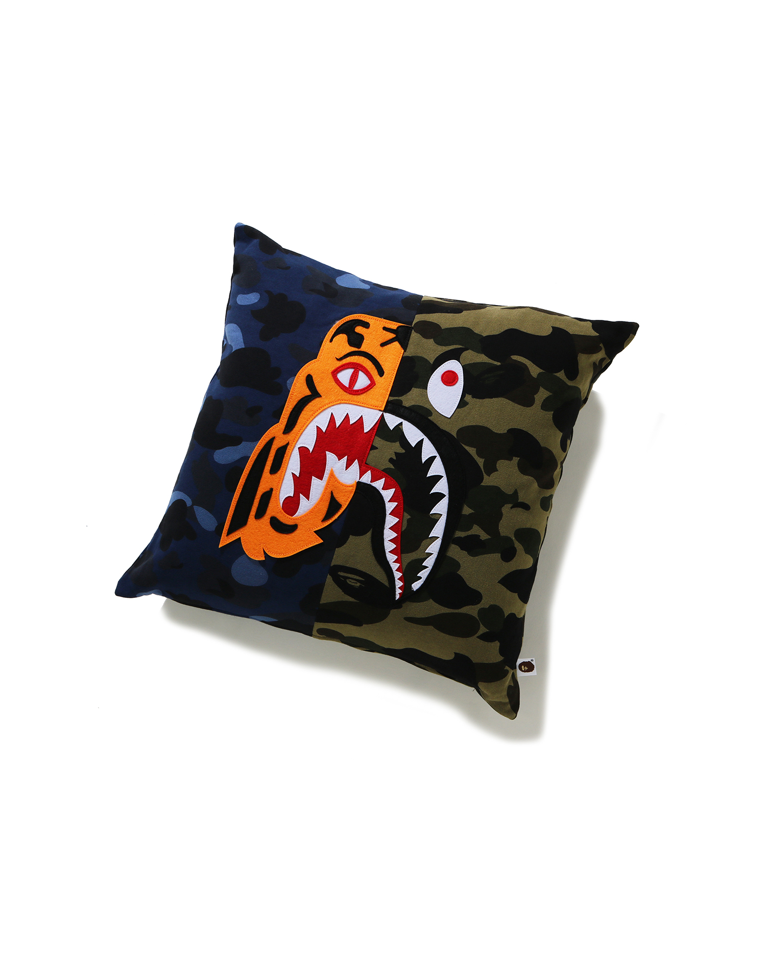 Mix Camo Tiger Shark Half cushion