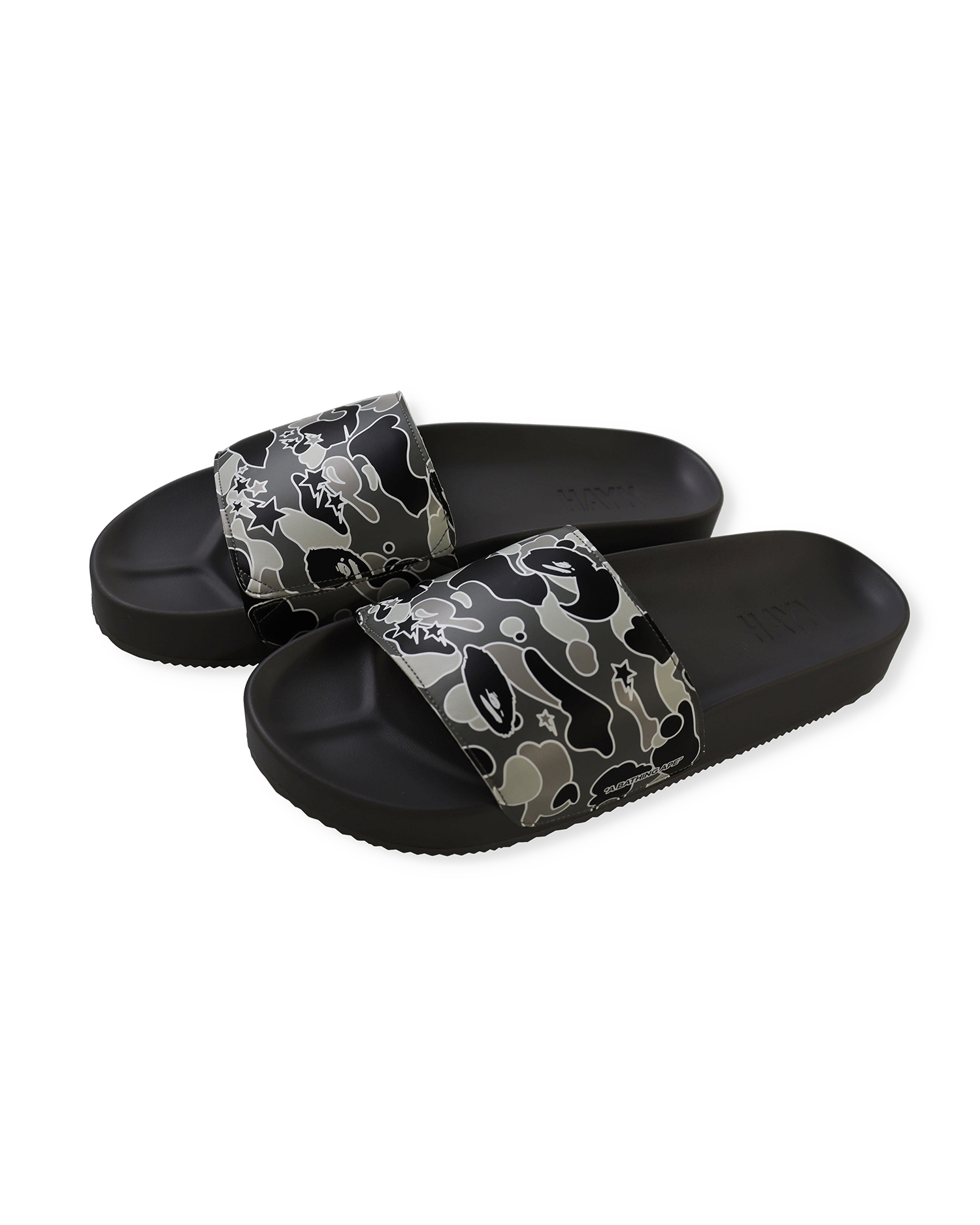 A bathing fashion ape sandals