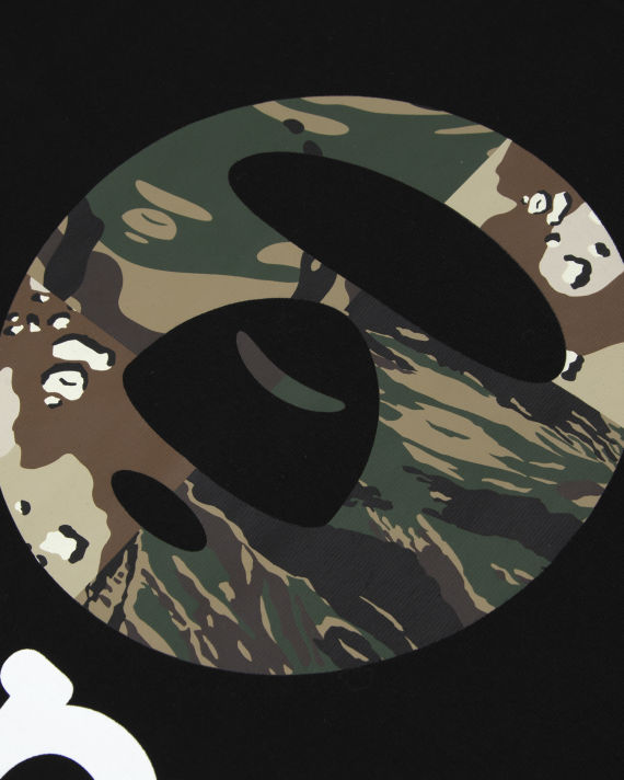 Moonface camo graphic tee image number 2