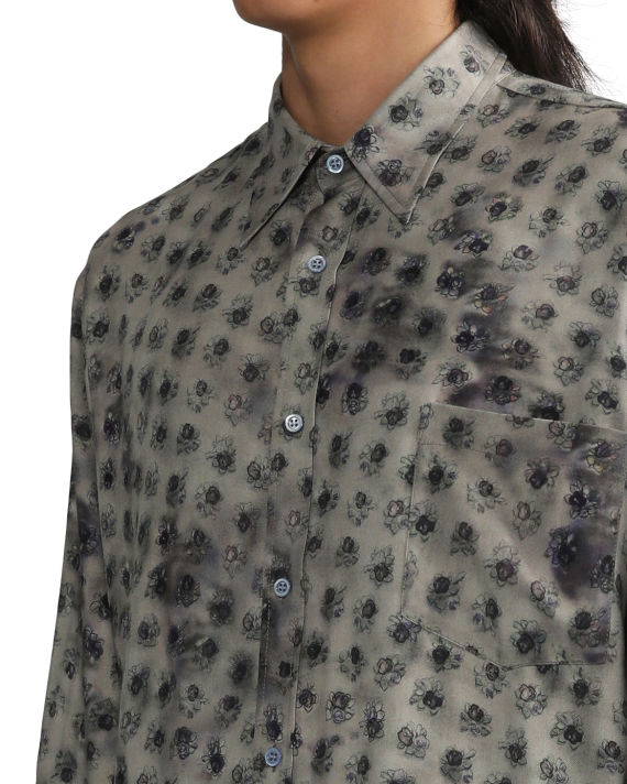 Button-up shirt image number 4