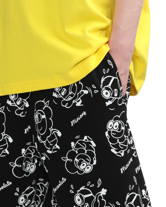 :CHOCOOLATE X Minions all-over print shorts