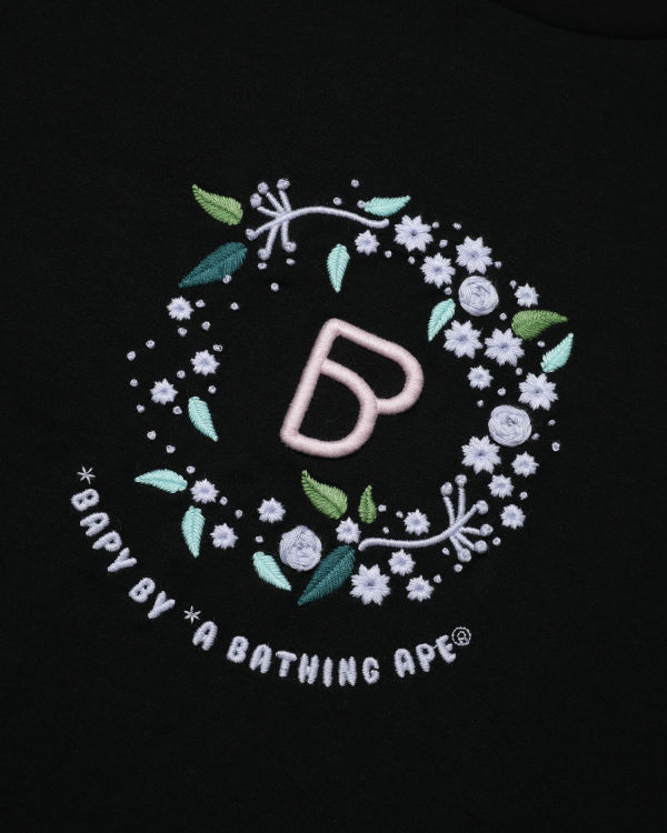 Embroidered logo graphic tee