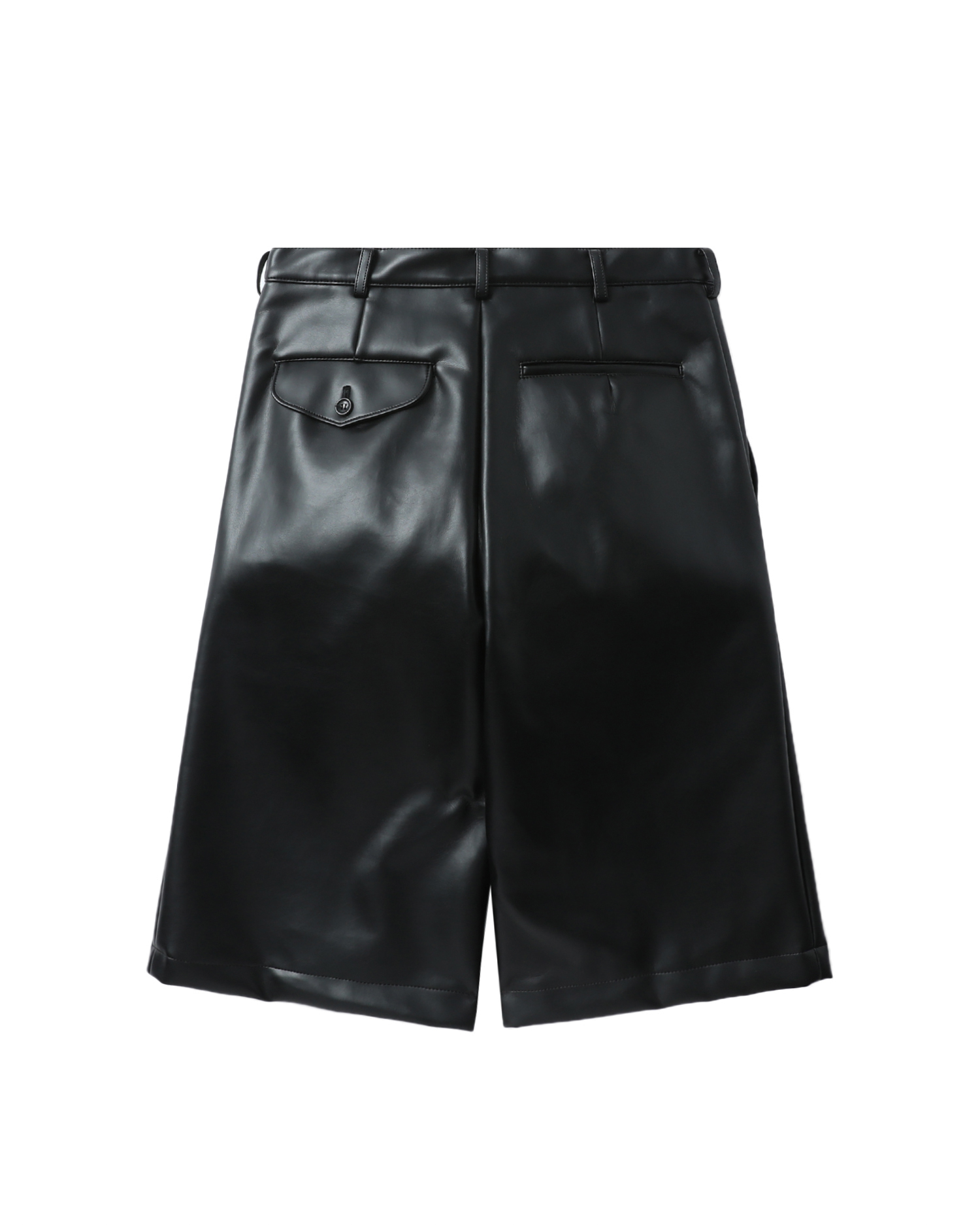 Comme Des Garçons BLACK Knee-length faux leather shorts. | ITeSHOP