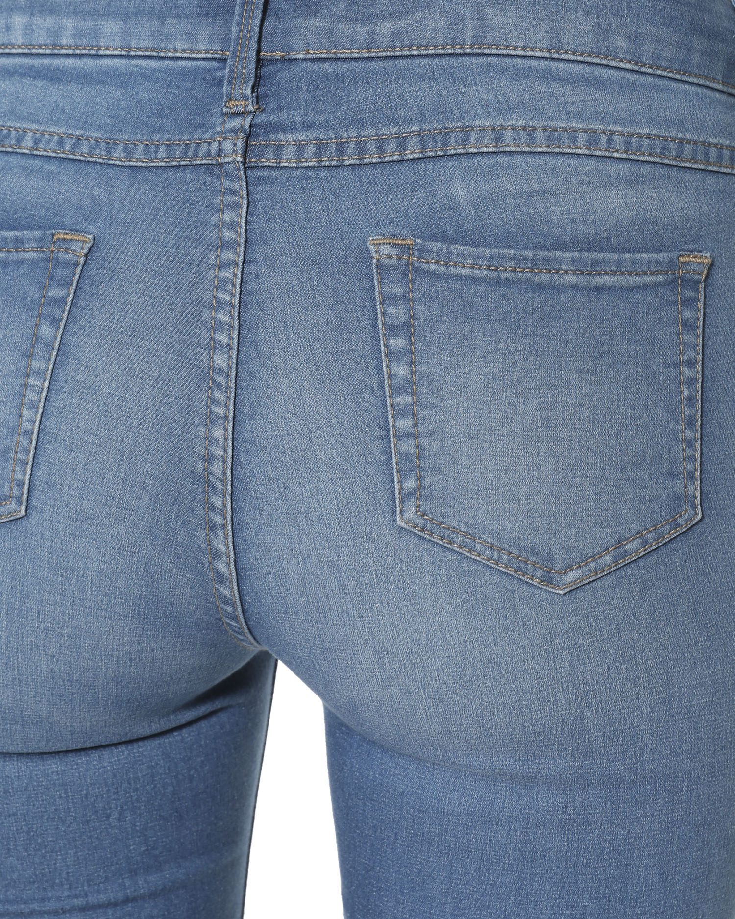 light wash skinny jeans