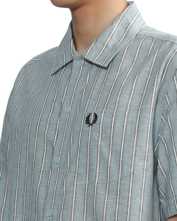 Fine stripe shirt image number 4