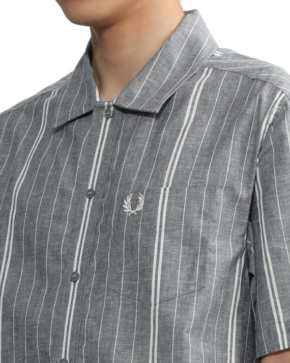Fine stripe pocket shirt image number 4