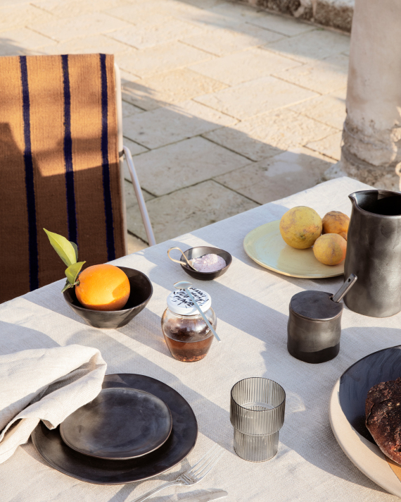 Ferm Living Flow Plate - Medium - Black