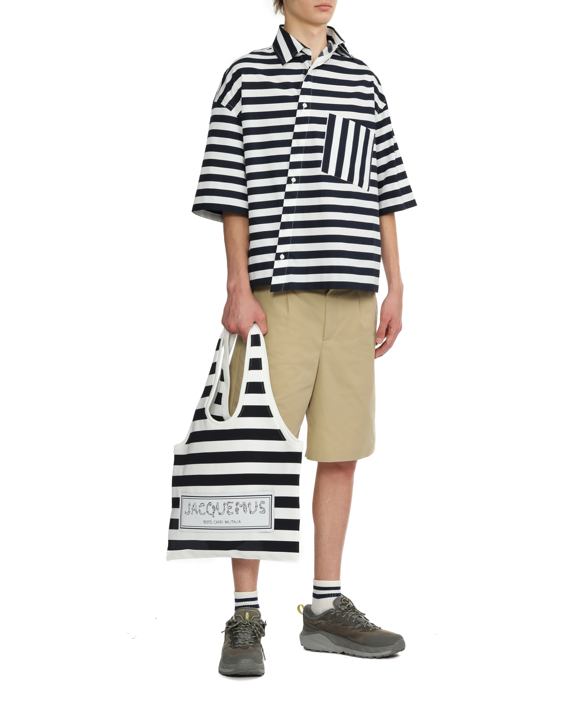 Tシャツ・カットソー JACQUEMUS 'La chemise Pablo' shirt (24E241SH0621544 BLACK) The Pablo short-sleeve shirt by JACQUEMUS | Official website