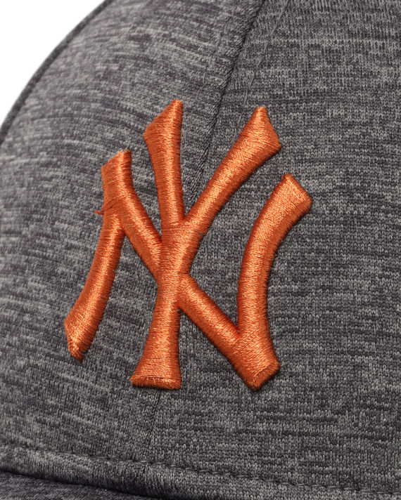 X MLB New York Yankees logo cap image number 3