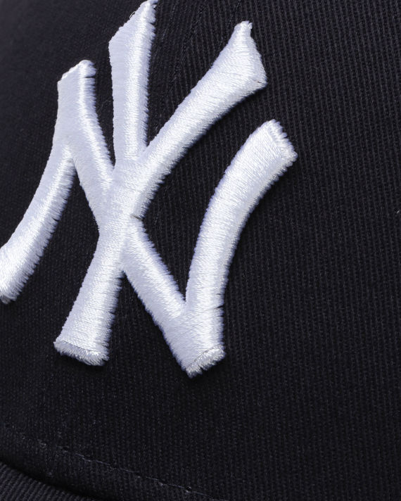 X New York Yankees logo embroidered cap image number 3