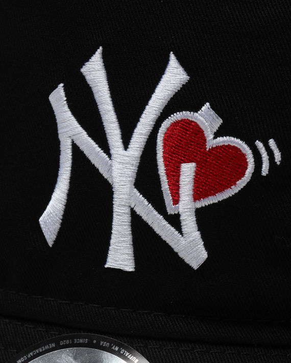 X MLB New York Yankees heart logo bucket hat image number 3
