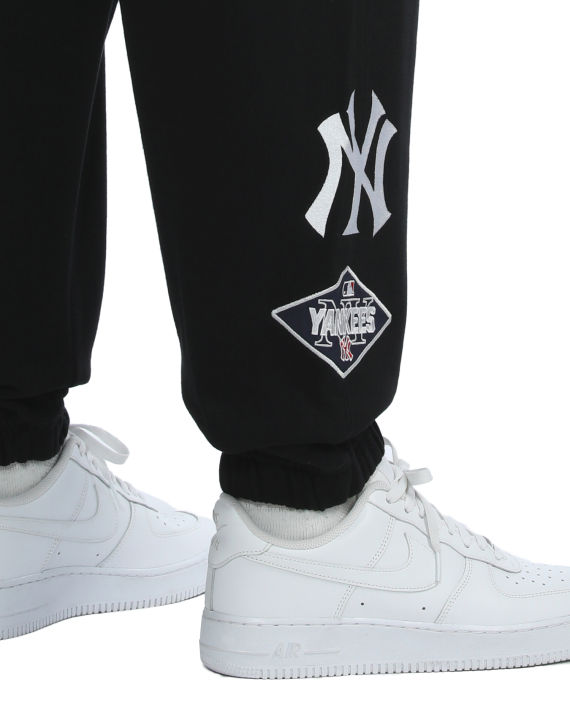 X MLB New York Yankees logo sweatpants image number 4
