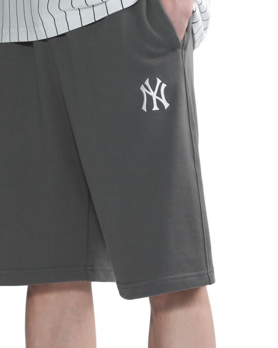 X MLB New York Yankees sweat shorts image number 4