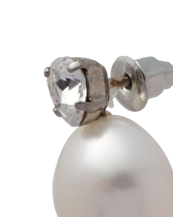 Mini baroque pearl earrings image number 4