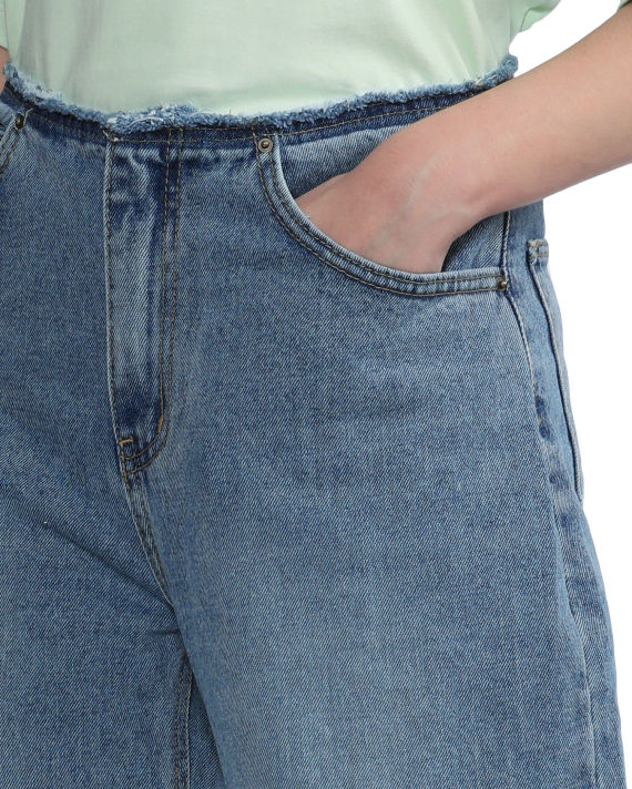 Raw edge jeans image number 4