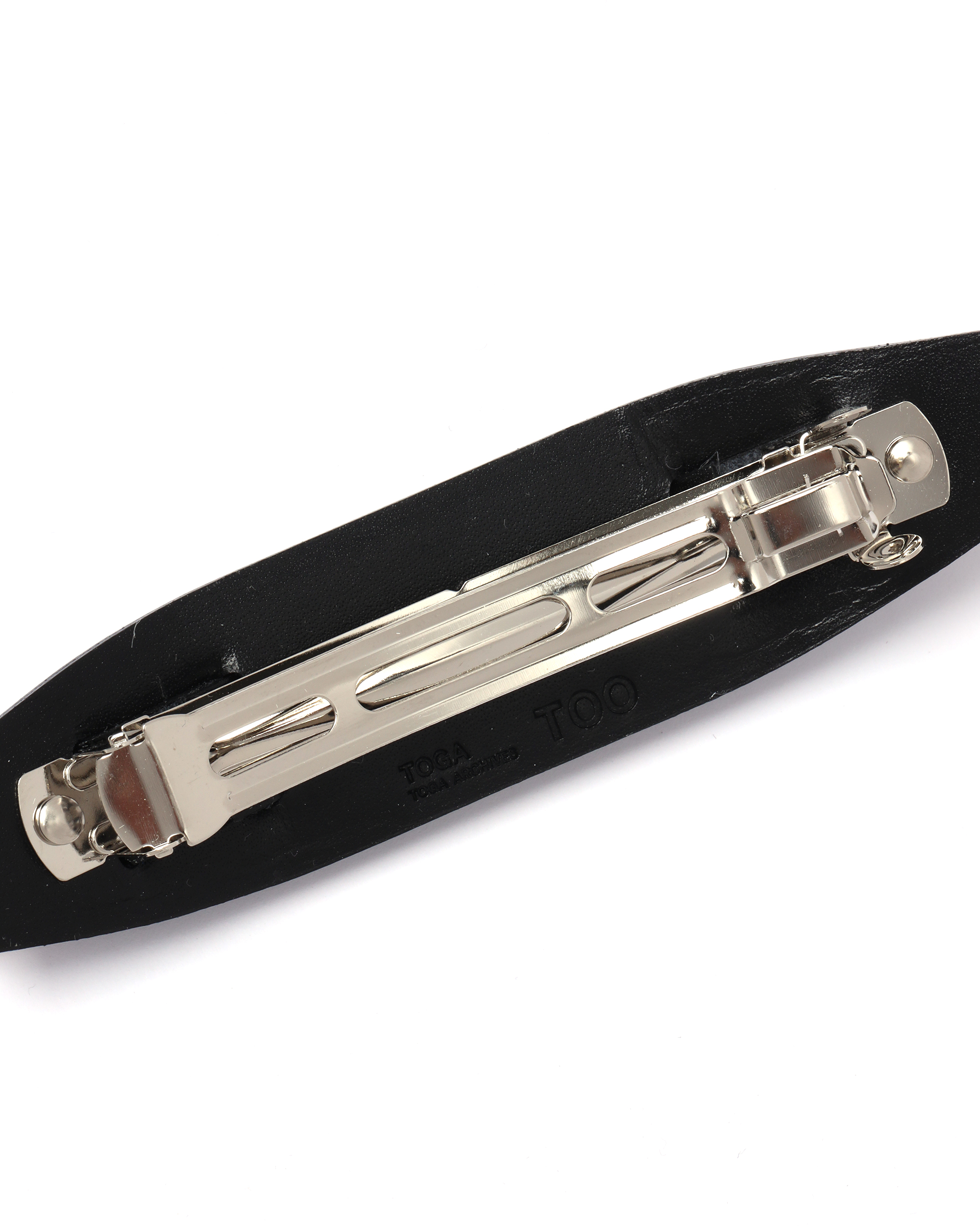 TOGA ARCHIVES Metal leather barrette | ITeSHOP