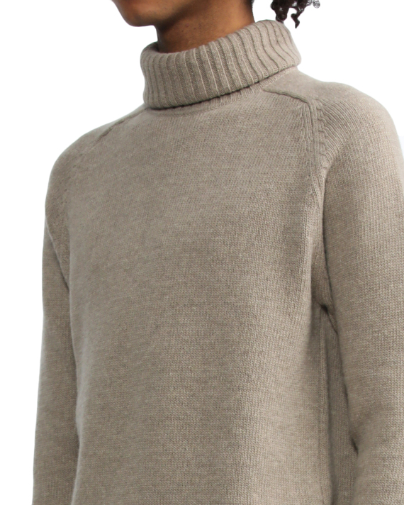 AMI Turtleneck sweater